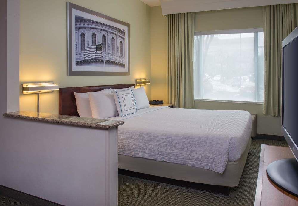 Springhill Reston Hotel 3*