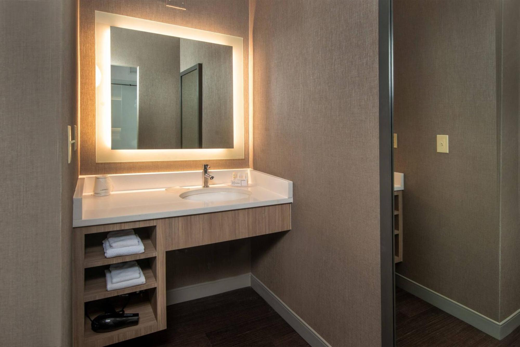 Springhill Reston Hotel
